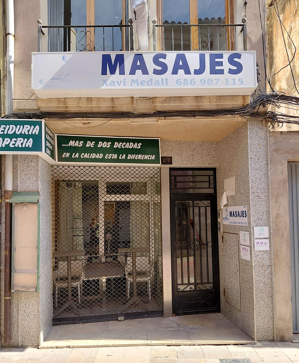 Fachada de la consulta de masajes de Xavi Medall en la calle Campoamor 27 de Castellón